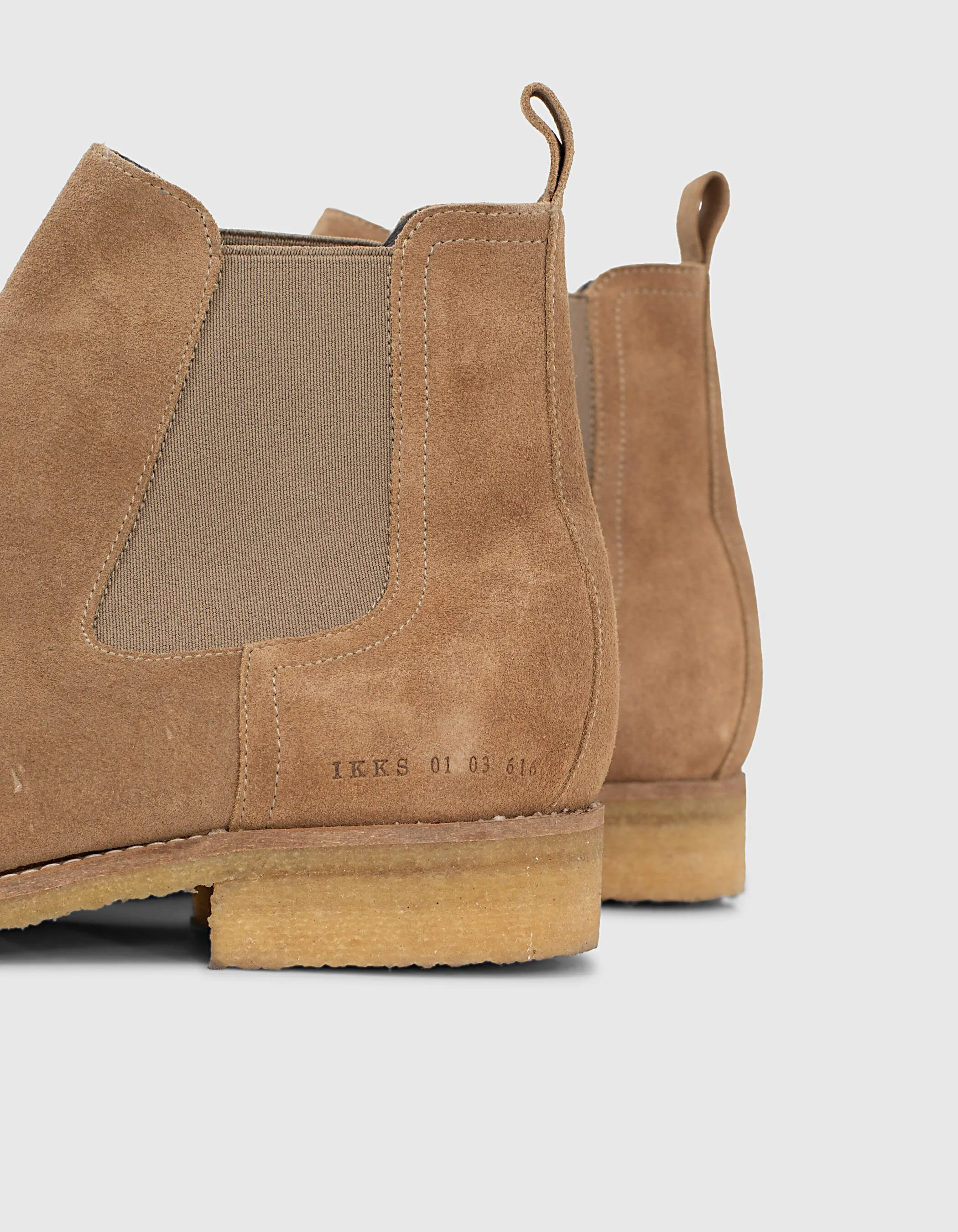 Chelsea boots beige clair en cuir velours Homme