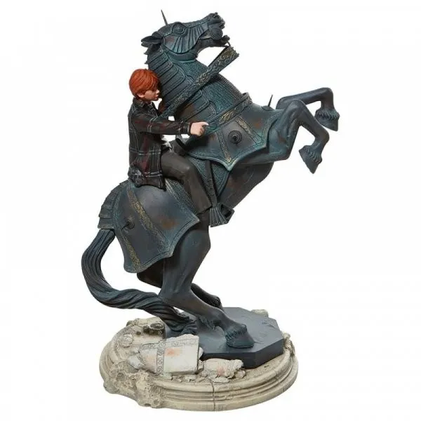 Figurine Masterpiece Ron Weasley sur pièce échec cavalier