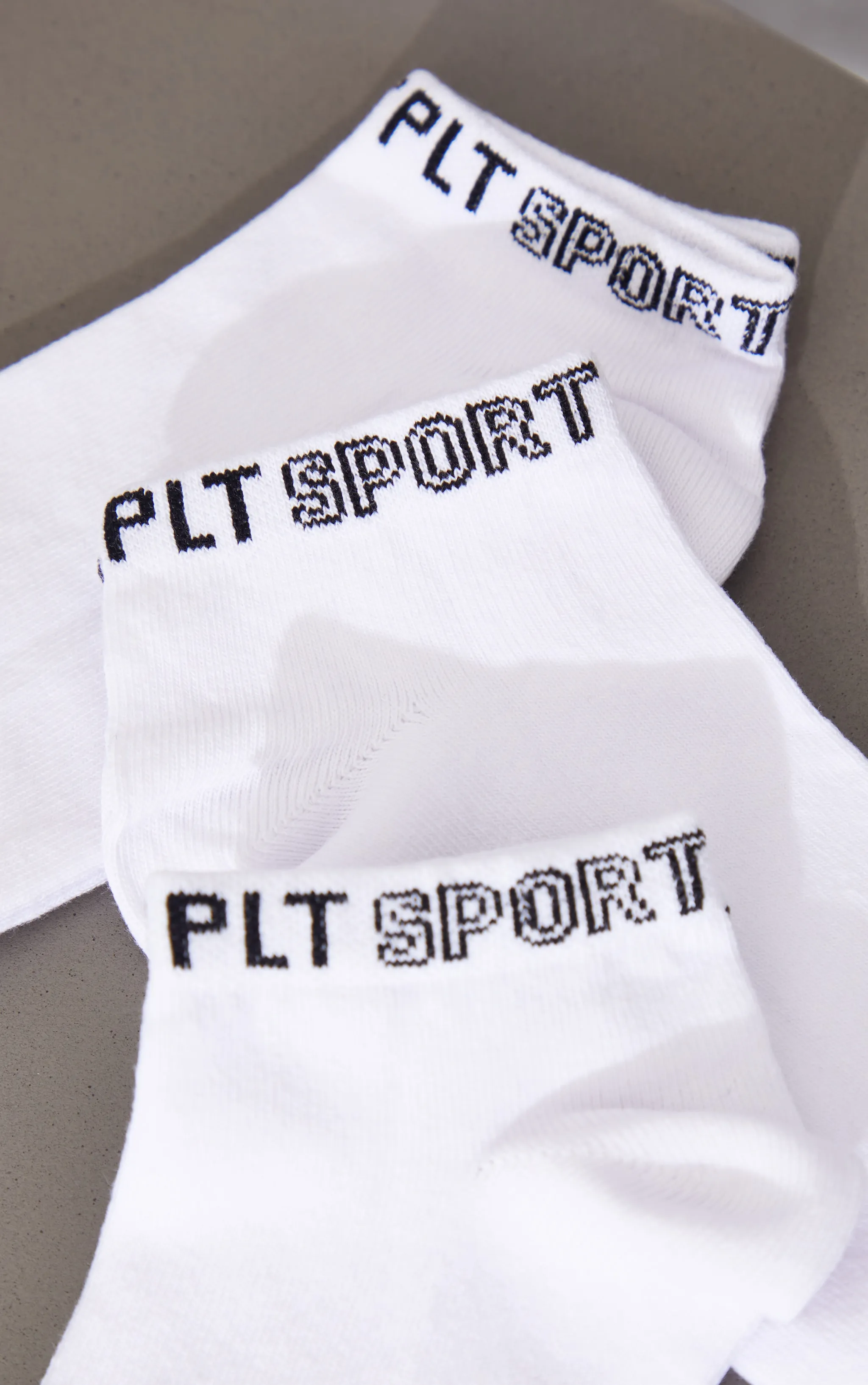 PRETTYLITTLETHING Lot de 3 paires de chaussettes blanches de sport