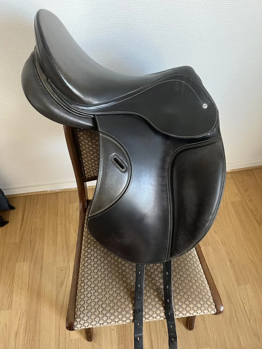 Selle de dressage Fouganza 17,5"