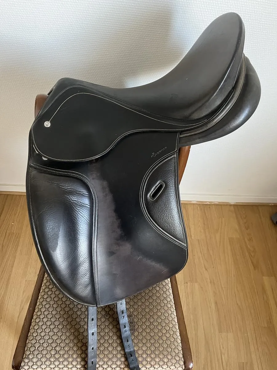 Selle de dressage Fouganza 17,5"