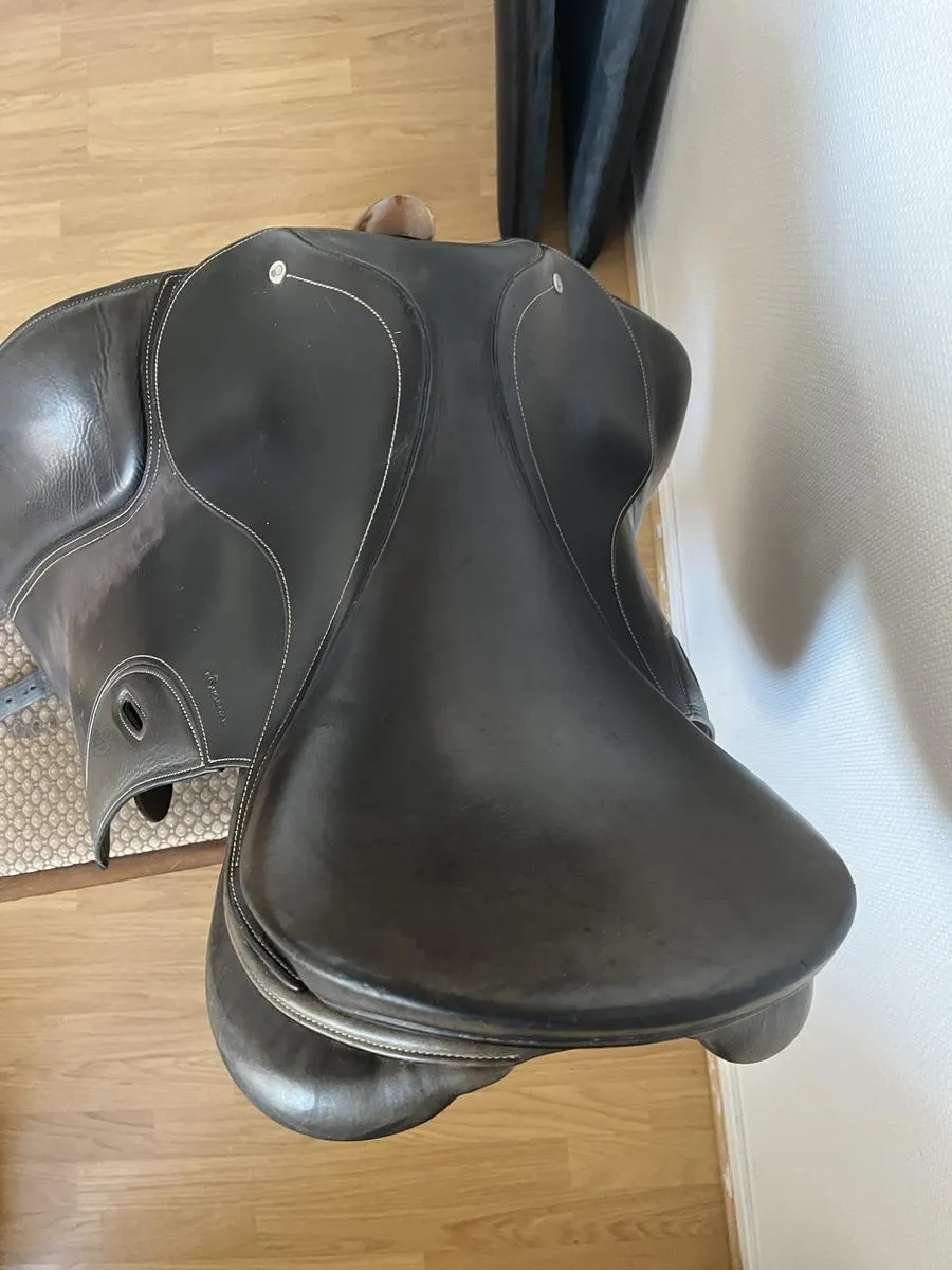 Selle de dressage Fouganza 17,5"